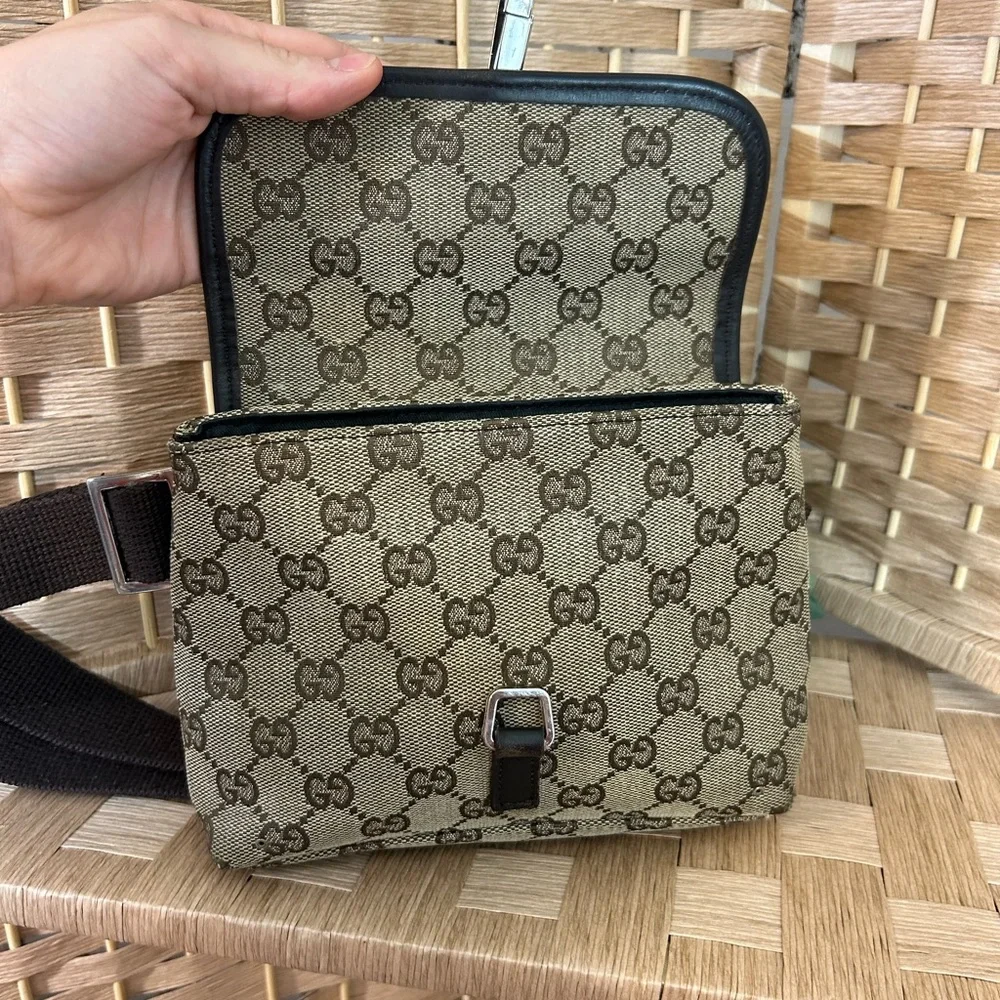 Gucci Brown GG Canvas Crossbody with Black Trim - Picture 8 of 12